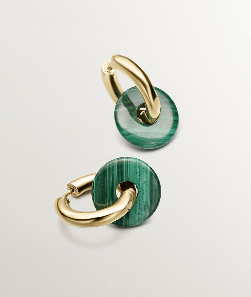Pendientes de aro mediano de plata 925 bañada en oro amarillo de 18K con malaquita verde