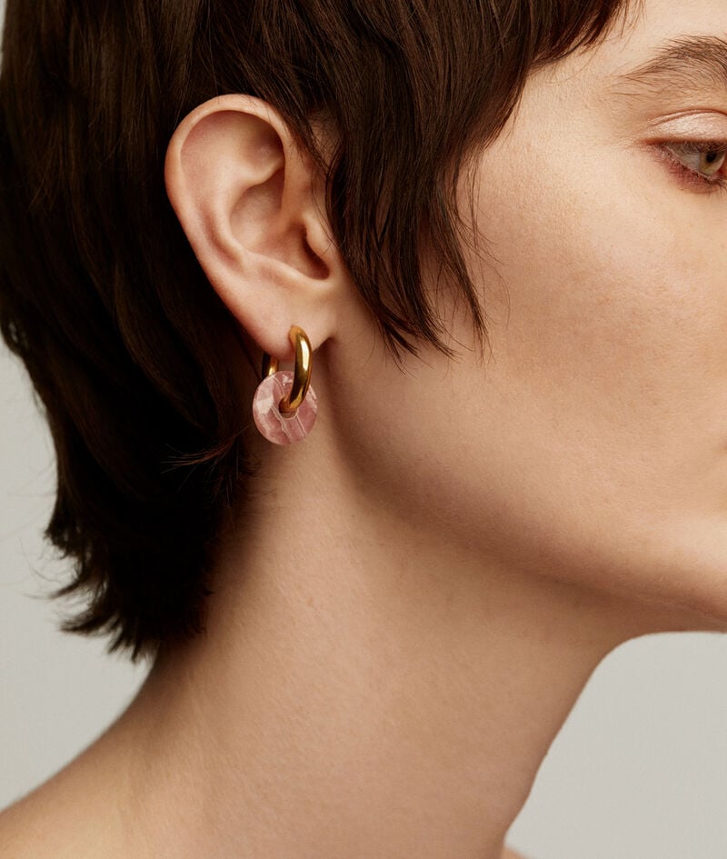 Pendientes de aro mediano de plata 925 bañada en oro amarillo de 18K con rodocrosita rosa