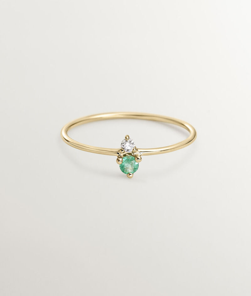 Anillo de oro amarillo de 9K con esmeralda y diamante