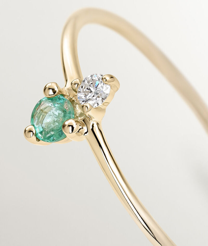 Anillo de oro amarillo de 9K con esmeralda y diamante