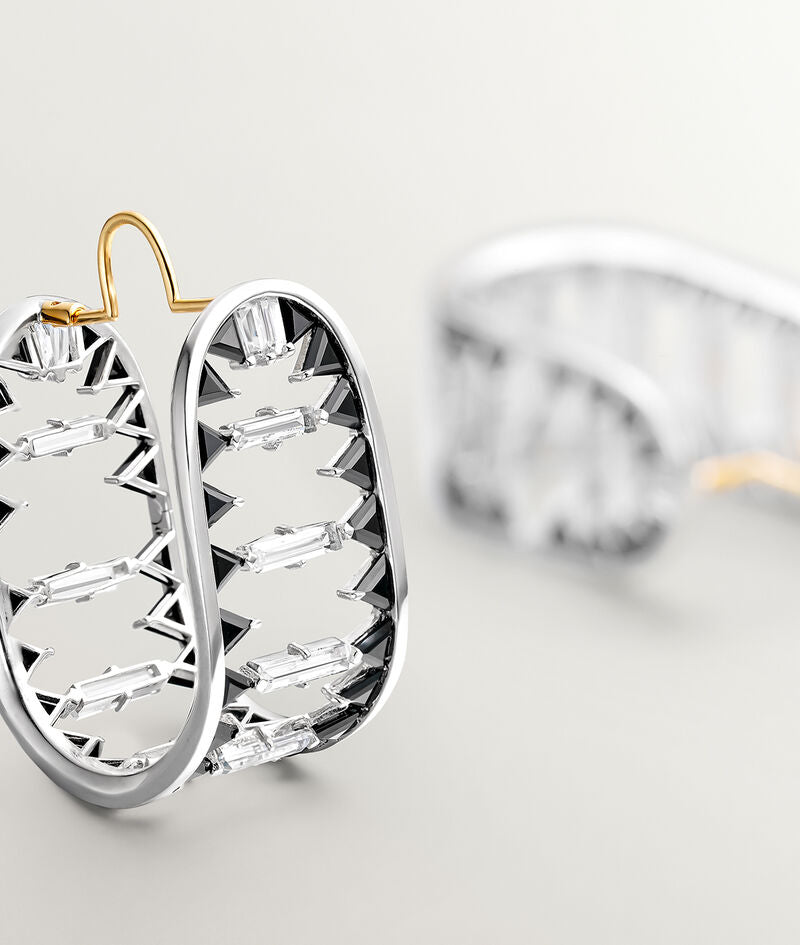 Pendientes grandes de oro blanco de 9K con cuarzos blancos y ónix negros